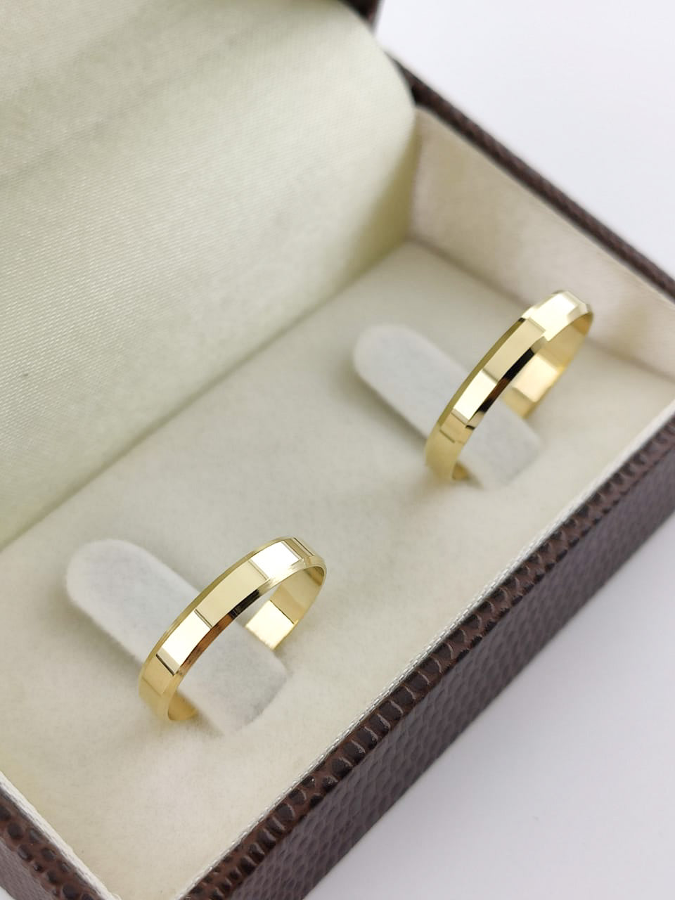 Aliança Ouro Amarelo Chanfrada 3 mm