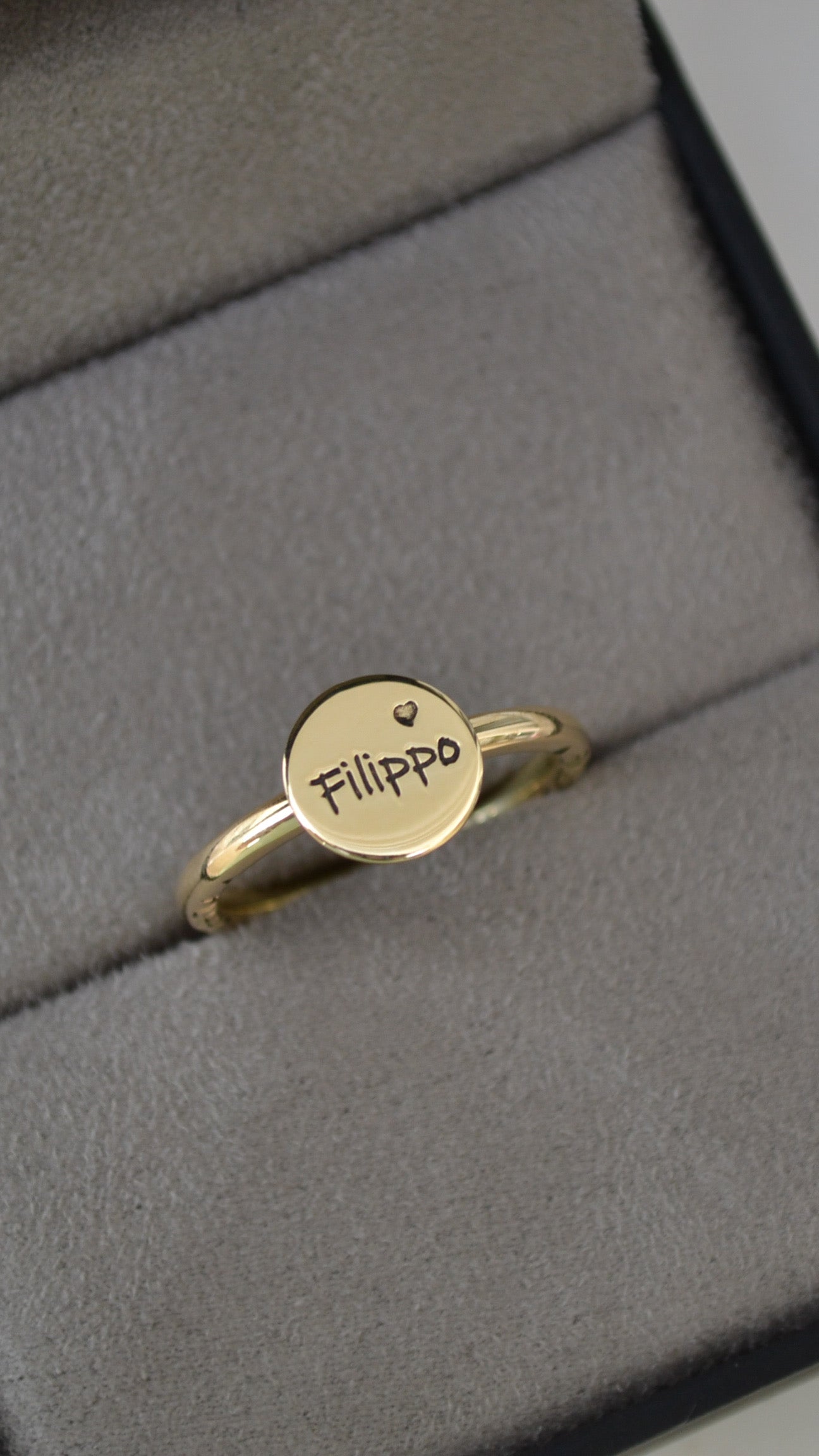 Anel em Ouro 18K com escrita Personalizada