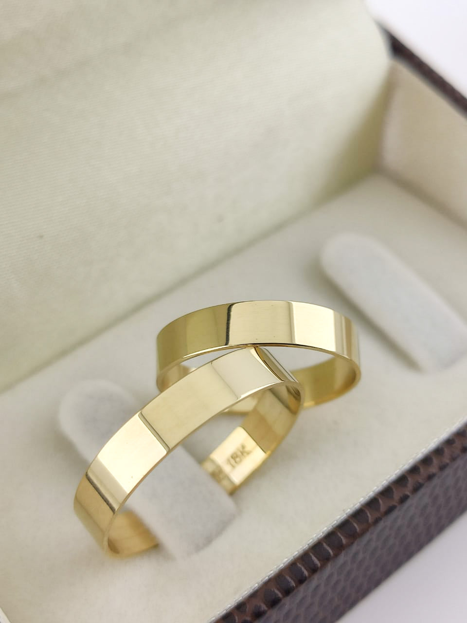 Aliança Ouro Amarelo Reta Lisa 4 mm