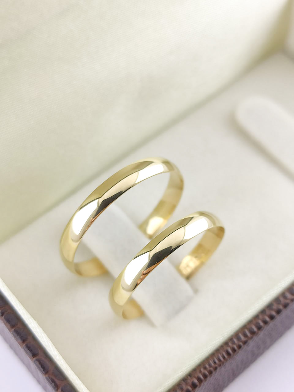 Aliança Ouro Amarelo Meia Cana 3 mm