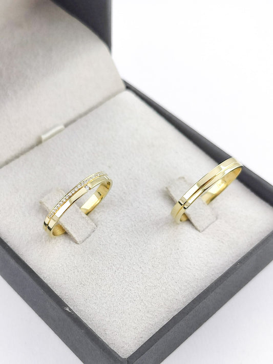 Par Aliança Ouro Amarelo e Diamantes Friso Central 3 mm