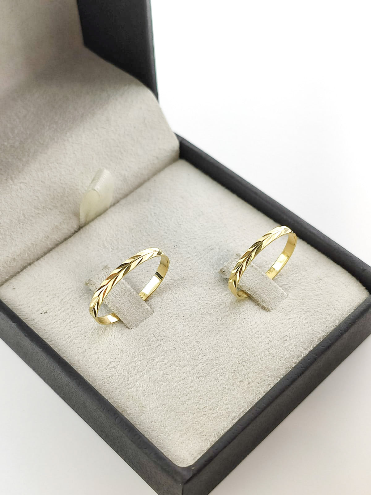 Aliança Ouro Amarelo Folhas 1.5 mm
