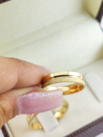 Aliança Ouro Amarelo Diamantada com Friso Central 4 mm