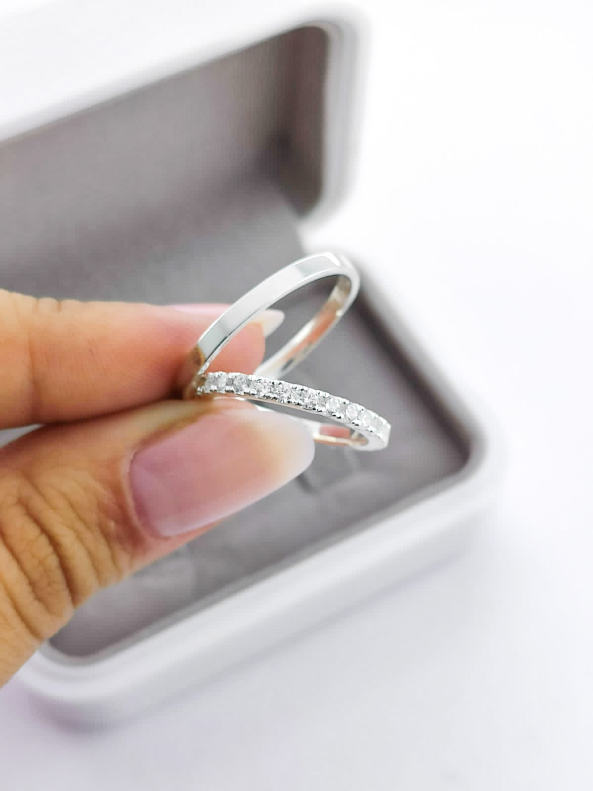 Par Aliança Prata 925 com 2 mm Aparador Cravejado