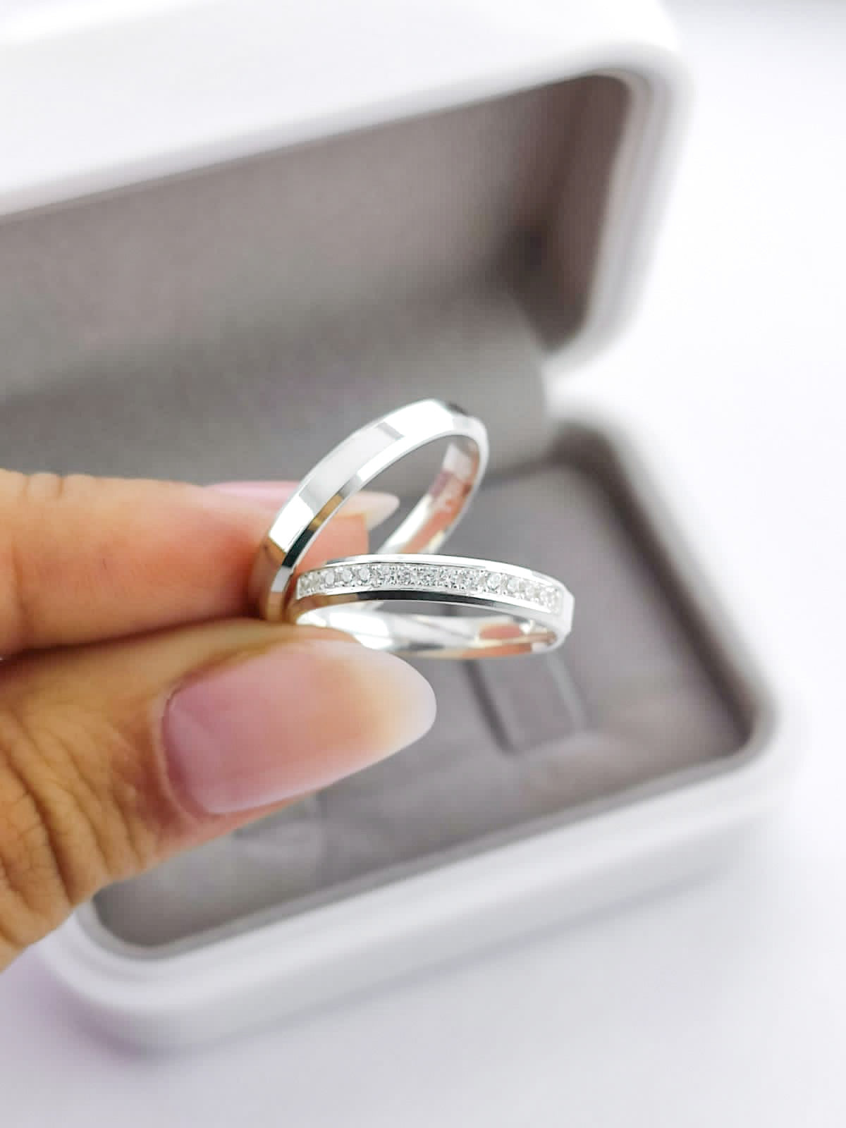Par Aliança Prata 925 com 3 mm Chanfrada Cravejado